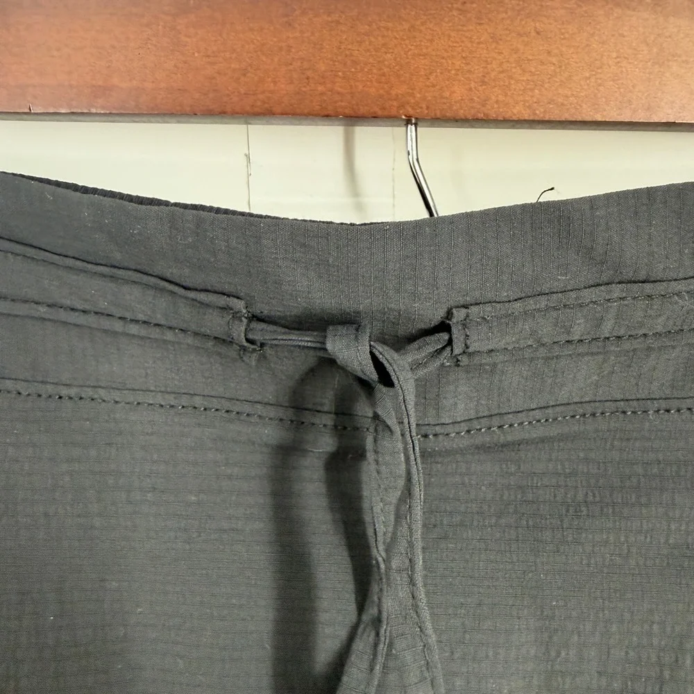 Athleta Black Trekkie‎ Skort Hiking Athletic Skirt Built-in Shorts 537174-01